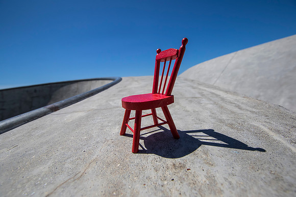 red_chair_no_02